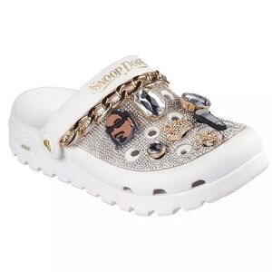 Women's Snoop Dogg: Arch Fit Footsteps - Rolling N Gold Clog Sandals. NWT..